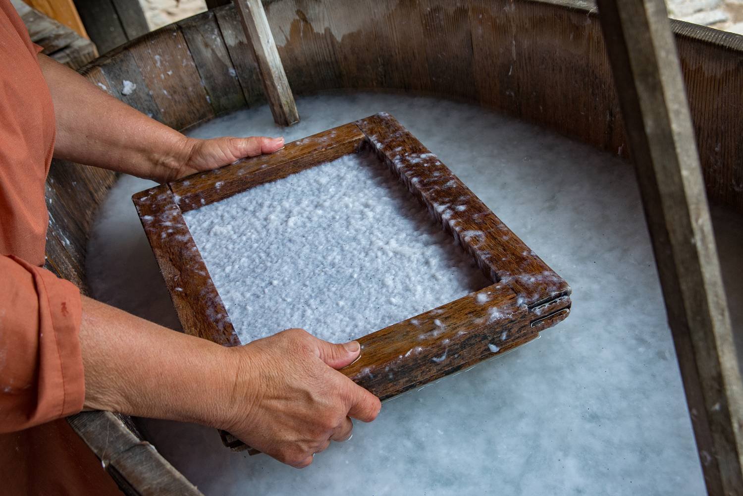 2 - vyroba-papiru-1305.jpg